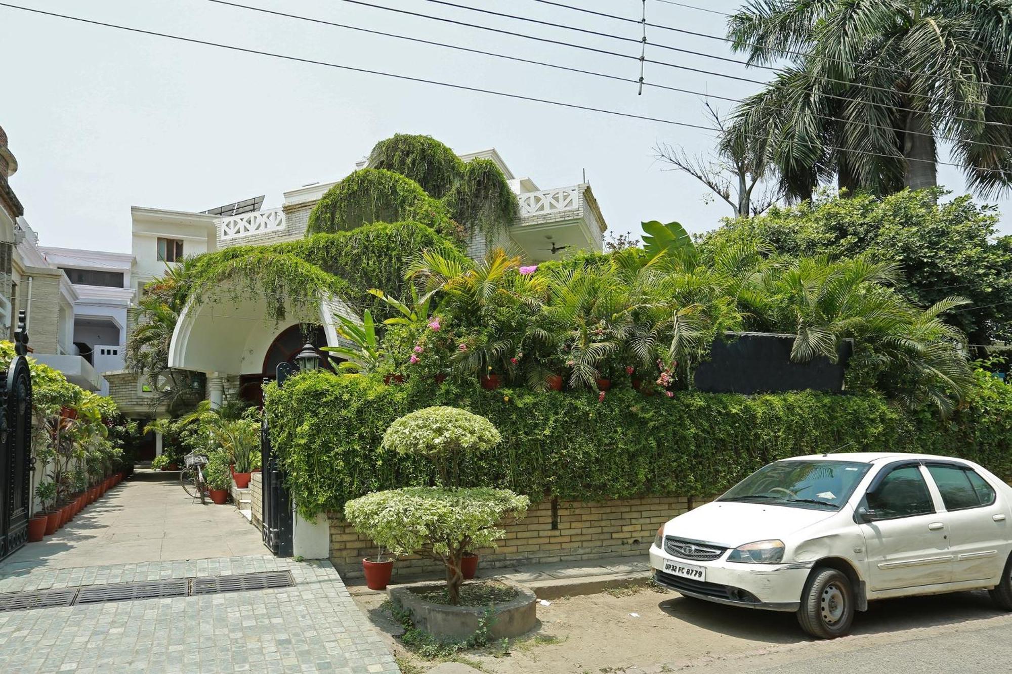 Oyo 8844 Meadows Inn Chinhat Exterior foto